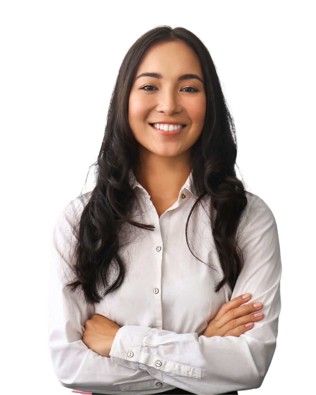 Meisje met zwart en krullend haar. Witte blouse en een stralende lach. Heeft haar armen over elkaar heen.